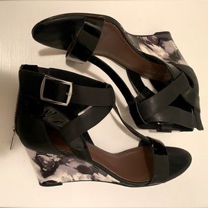 Donald J Pliner Wedges
